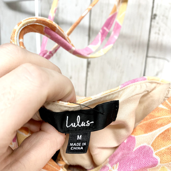 Lulus Cropped Women Size M Floral Halter Tied Neck Rutched Front Open Back NWT - Picture 2 of 4